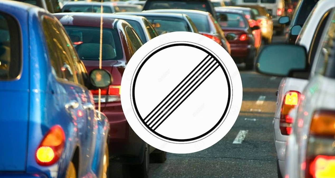 Sürücülerin çoğu bu trafik levhasının anlamını bilmiyor: Siyah çizgili işaret bakın ne anlama geliyor