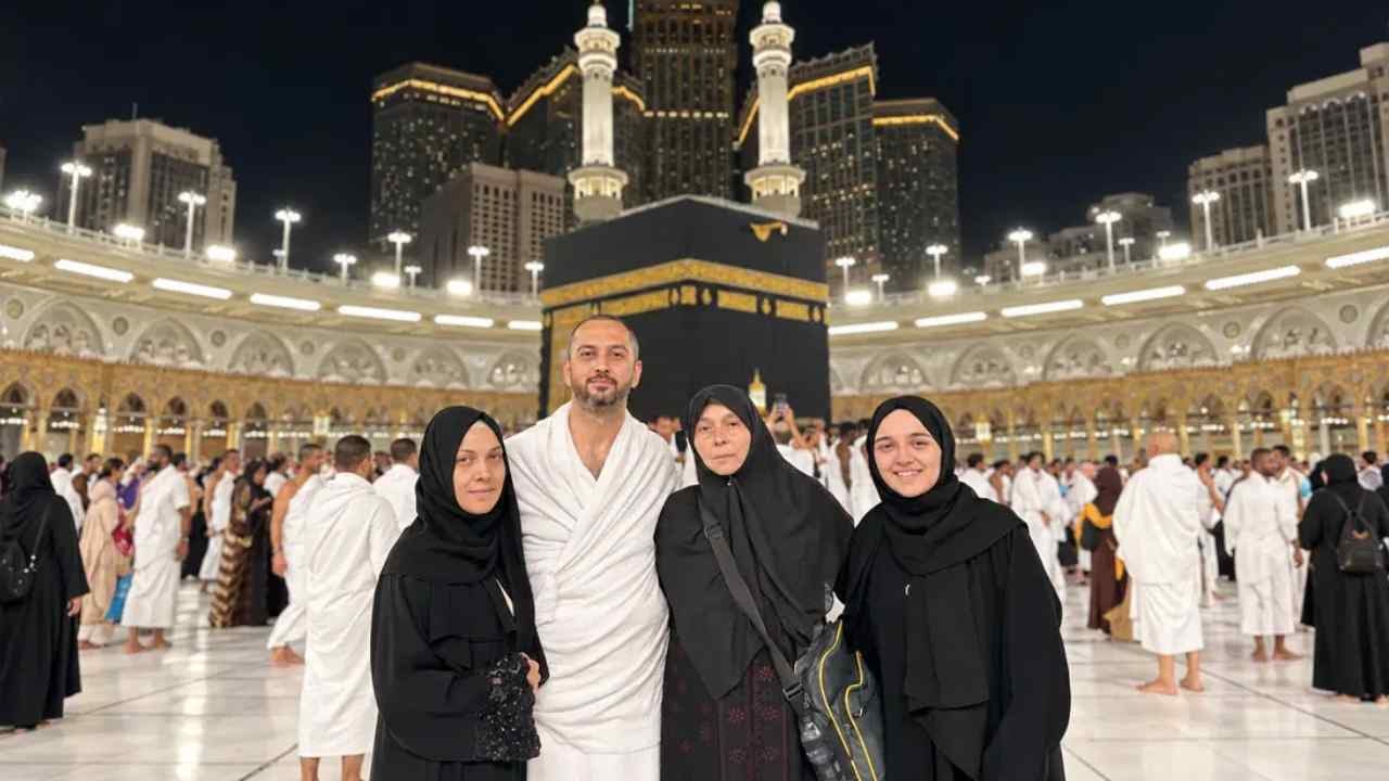 Umreye giden 4 kişilik aile 8 aydır Türkiye'ye dönemiyor