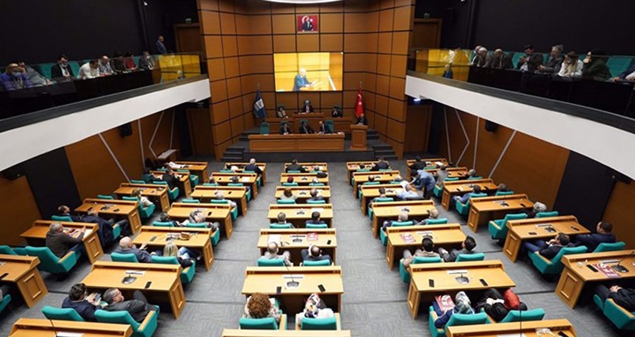 AKP'li belediye 4 bin kişiye 10'ar bin lira dağıttı iddiası
