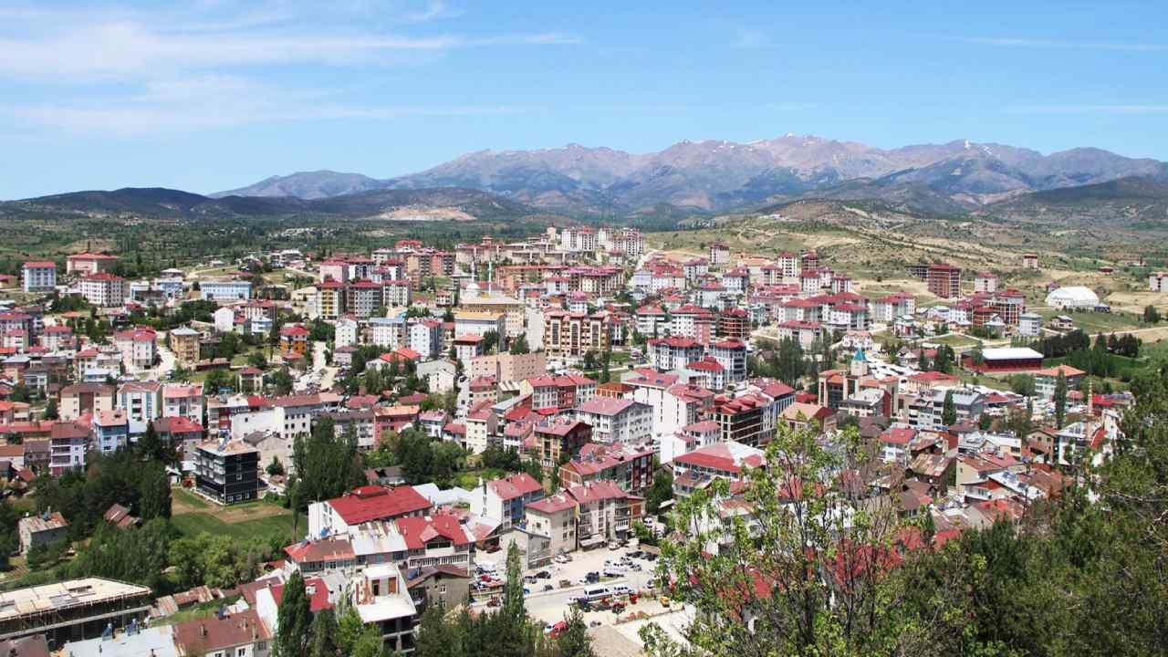 Valizini toplayan yola düşüyor: Türkiye'nin bu ilinden binlerce kişi kaçmaya başladı