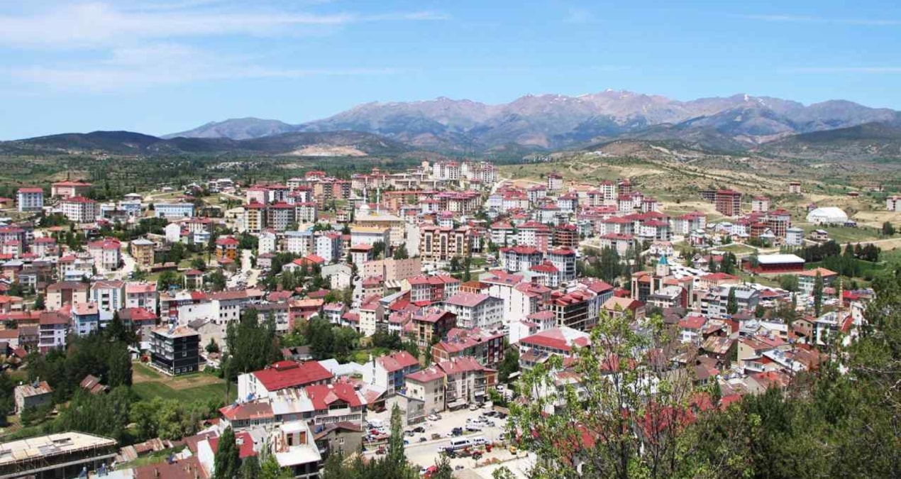 Valizini toplayan yola düşüyor: Türkiye'nin bu ilinden binlerce kişi kaçmaya başladı