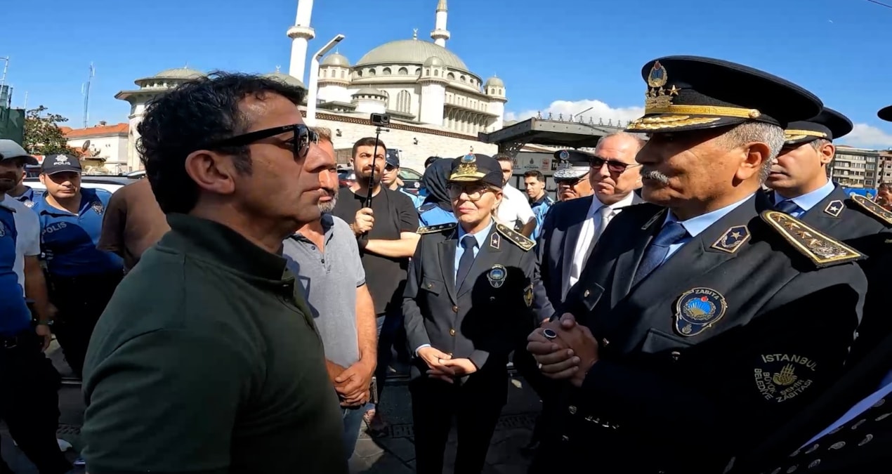 İstanbul’un göbeğinde garip uygulama.... İBB zabıtalarına İstiklal’de polis engeli