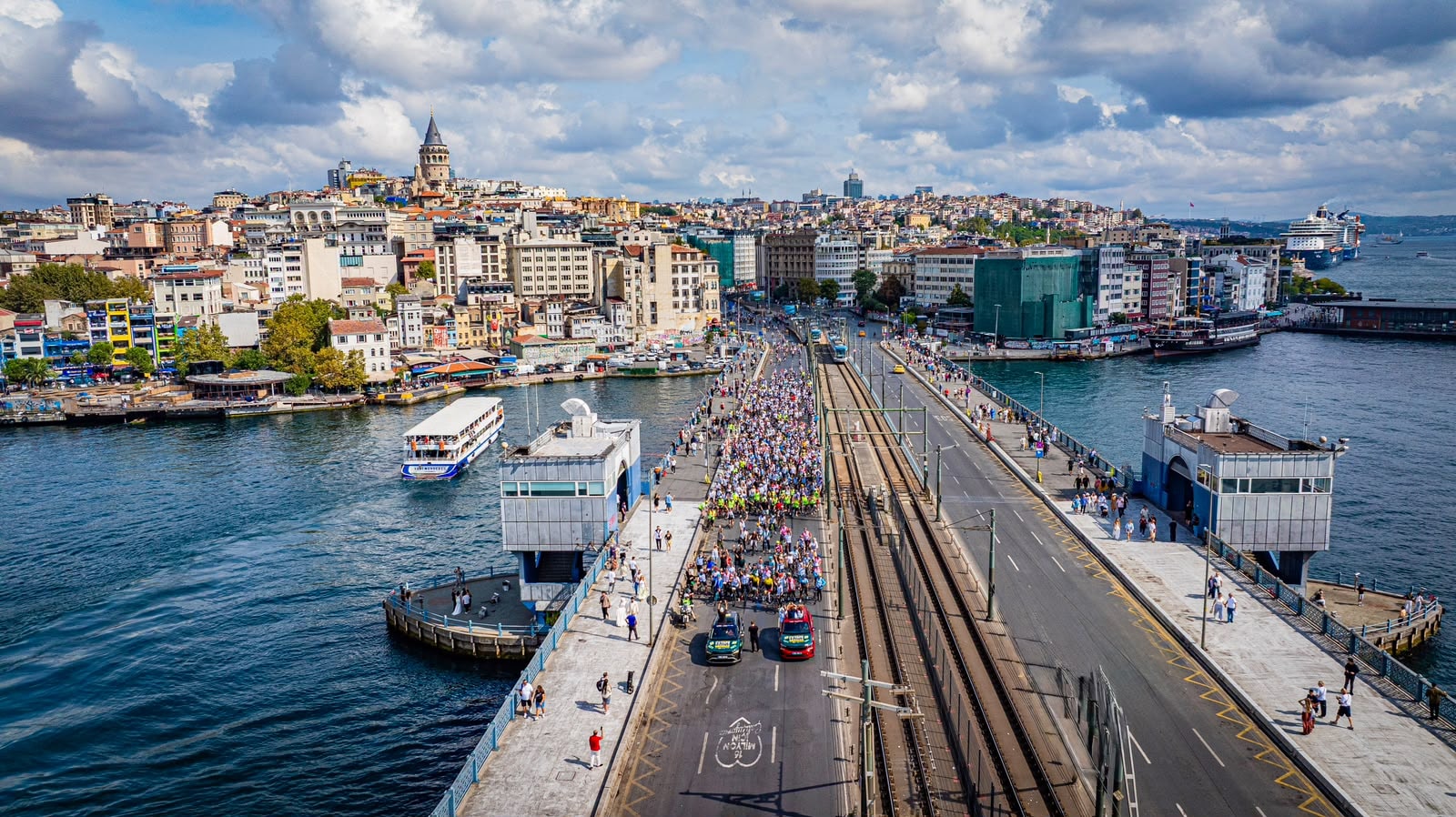 Binlerce sporcu İstanbul'da pedala bastı