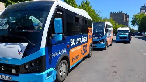 Diyarbakır’da toplu ulaşım krizi: Esnaf kontak kapattı, belediye karşı çıktı