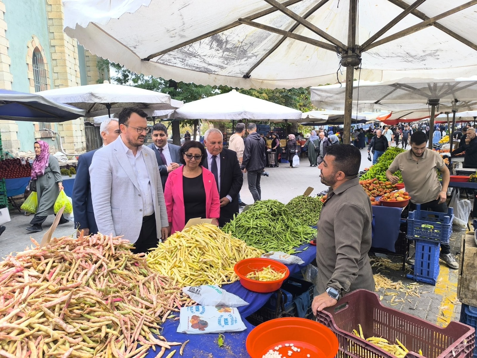 Pazarda geçim isyanı: “Karnım aç yolu ne yapayım?"