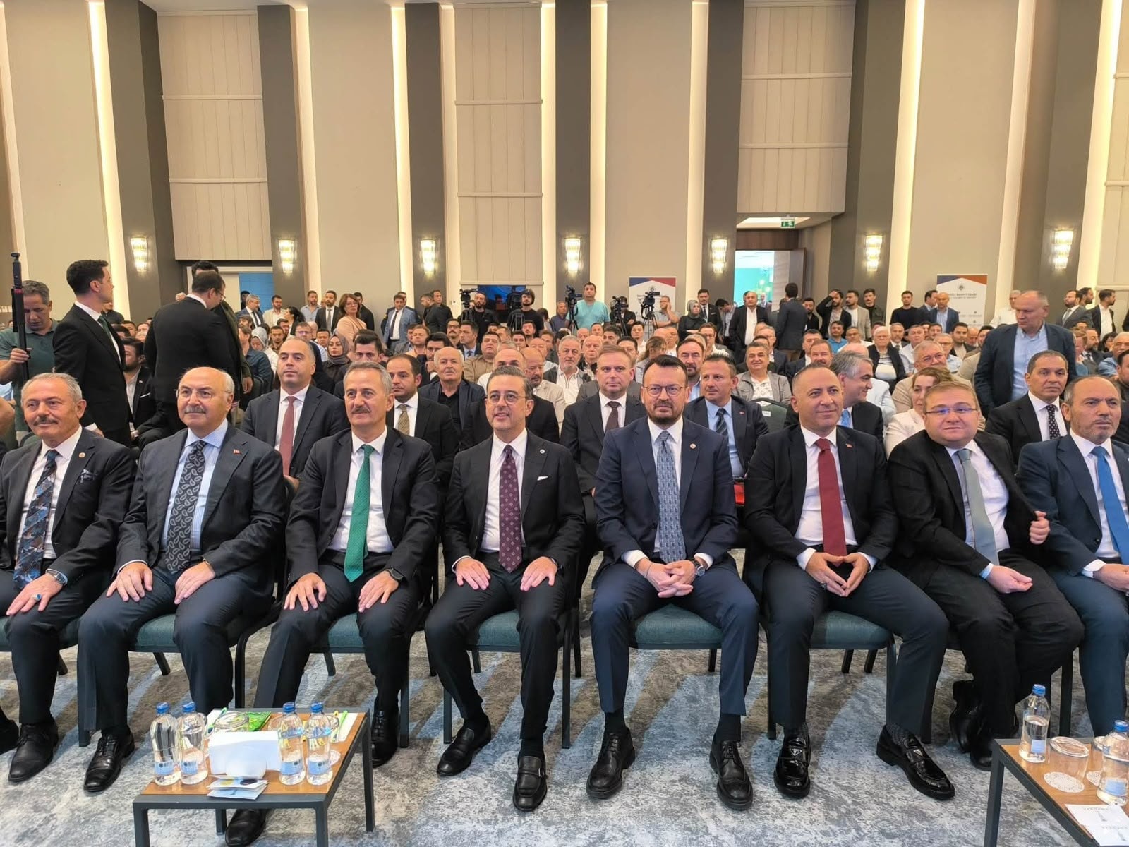 Savunma sanayii toplantısında söz krizi: Muhalefet vekili salonu terk etti