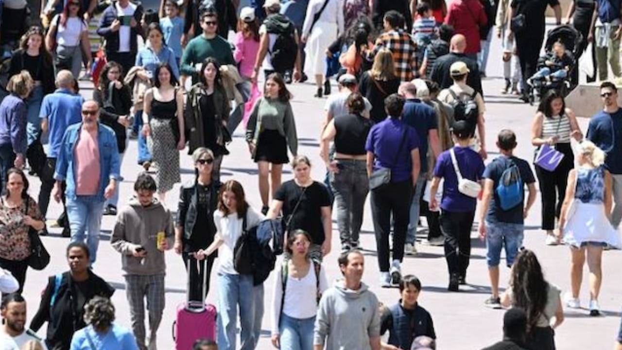 Yapay zeka bu mesleği fena vurdu: 40 bin genç bir gecede işsiz kaldı