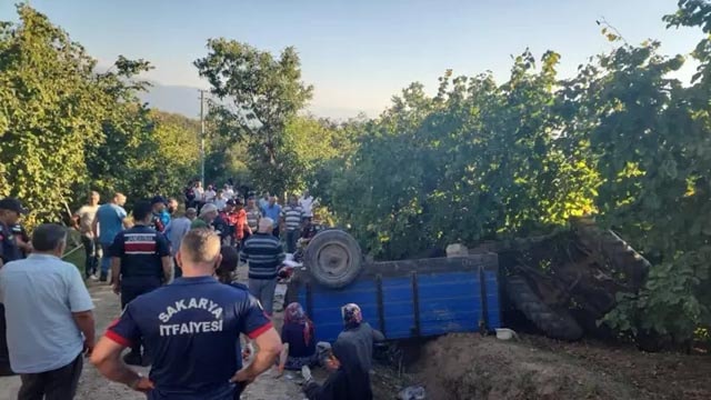 Fındık işçilerini taşıyan traktör devrildi: 18 kişi yaralı
