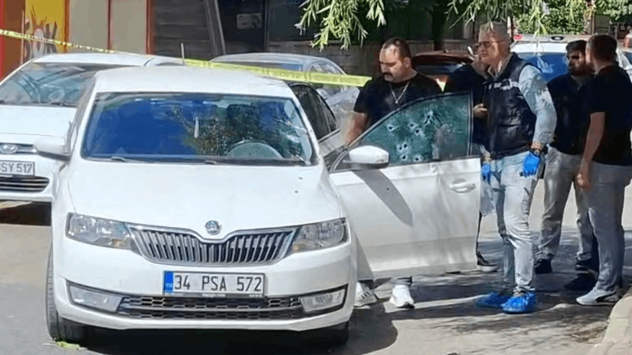 Çekmeköy'de silahlı pusu: Seyir halindeki araçta vurulan sürücü yaşamını yitirdi