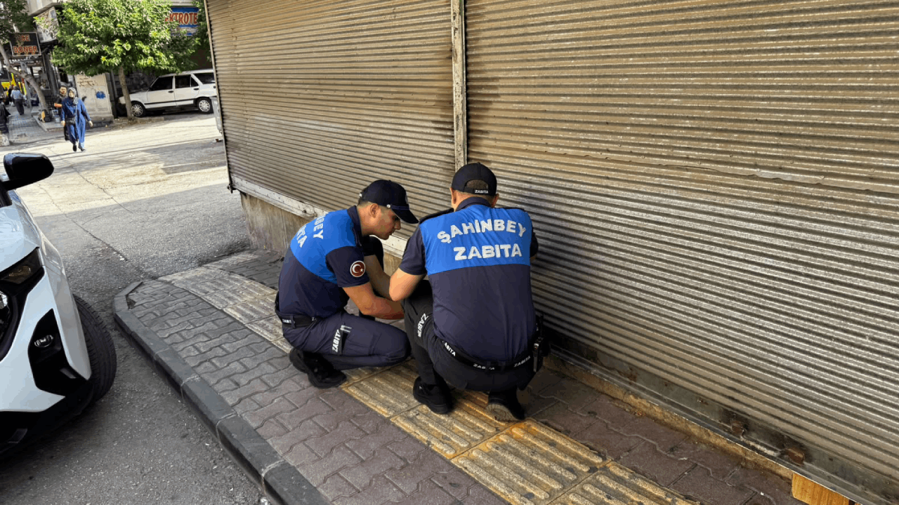 Gaziantep'te tarihi geçmiş ürün satan marketlerin kapısına kilit