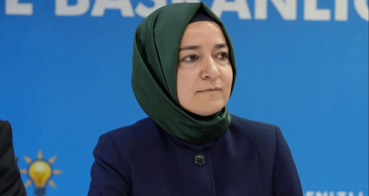 Eski bakan Fatma Betül Sayan Kaya'ya ikinci şok: AKP'liler apar topar kapı dışarı etti