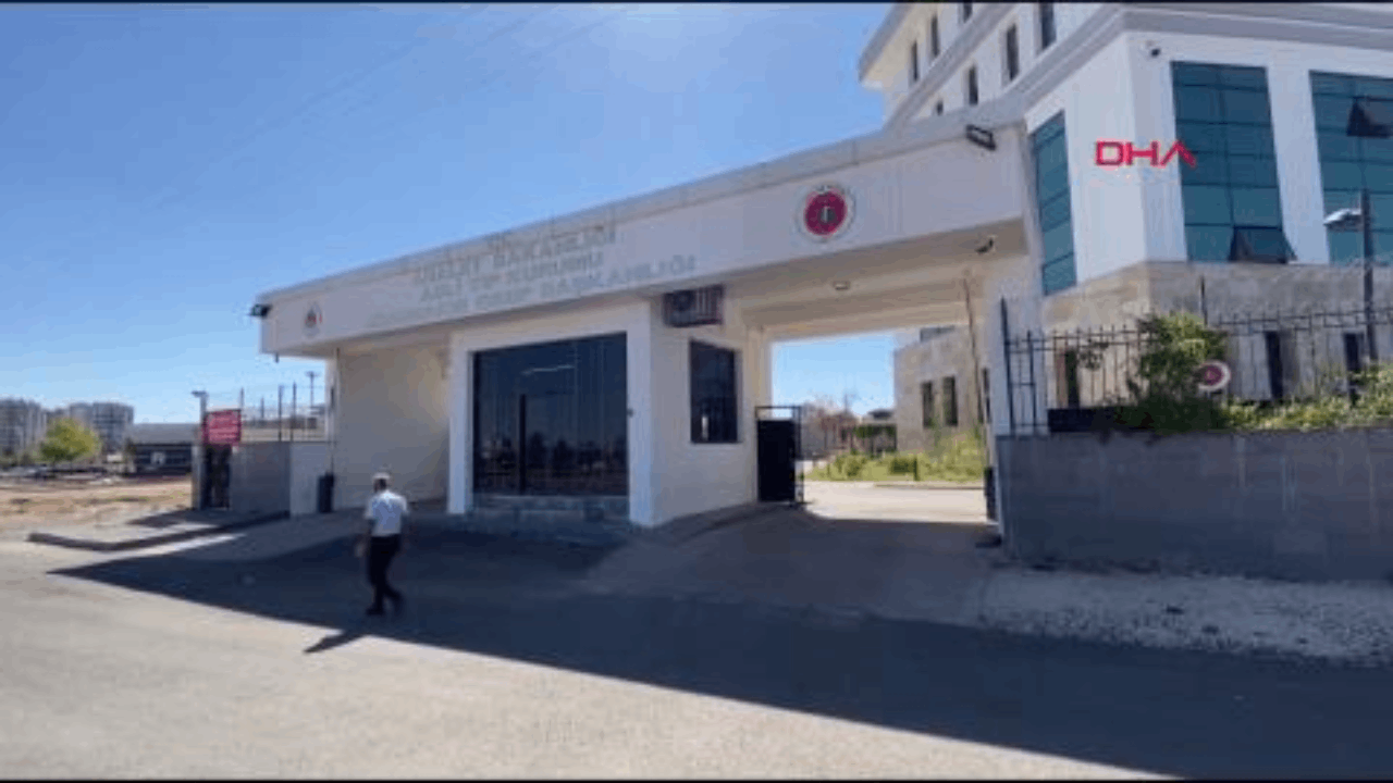 Gökyüzünden gelen felaket çocukları buldu: Yıldırımın çarptığı kardeşlerden biri hayatını kaybetti
