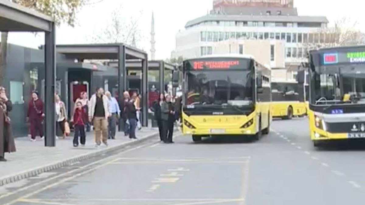 Yılda 280 milyon TL kazanan yıldız İETT otobüsüne biniyor