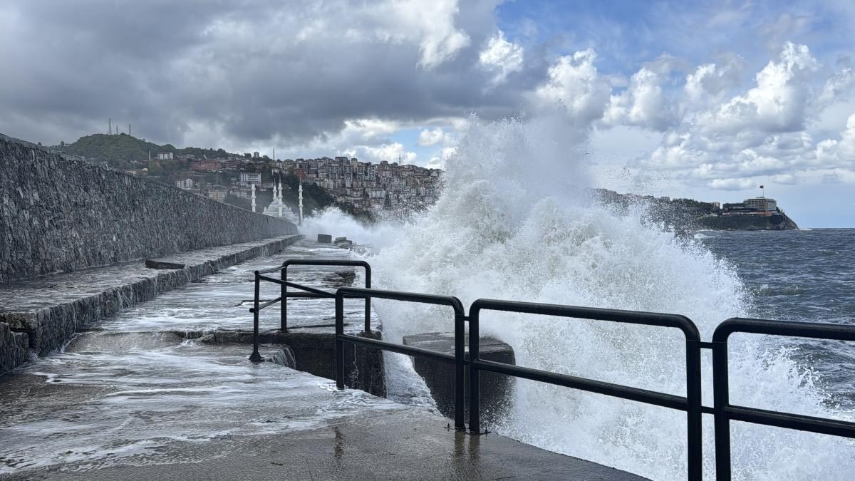 Zonguldak'ta denize girişler yasaklandı